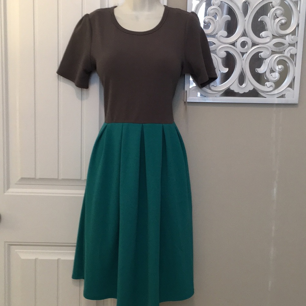 👗NWT SZ M 10-12 POPULAR AMELIA DRESS👗 - Picture 1 of 8